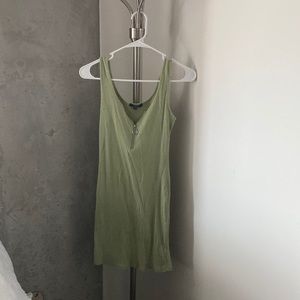 Green dress with mid zipper